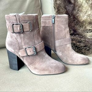 VINCE CAMUTO Ankle Boots Simlee Midnight Taupe Verona Suede Leather SZ 8.5 NEW